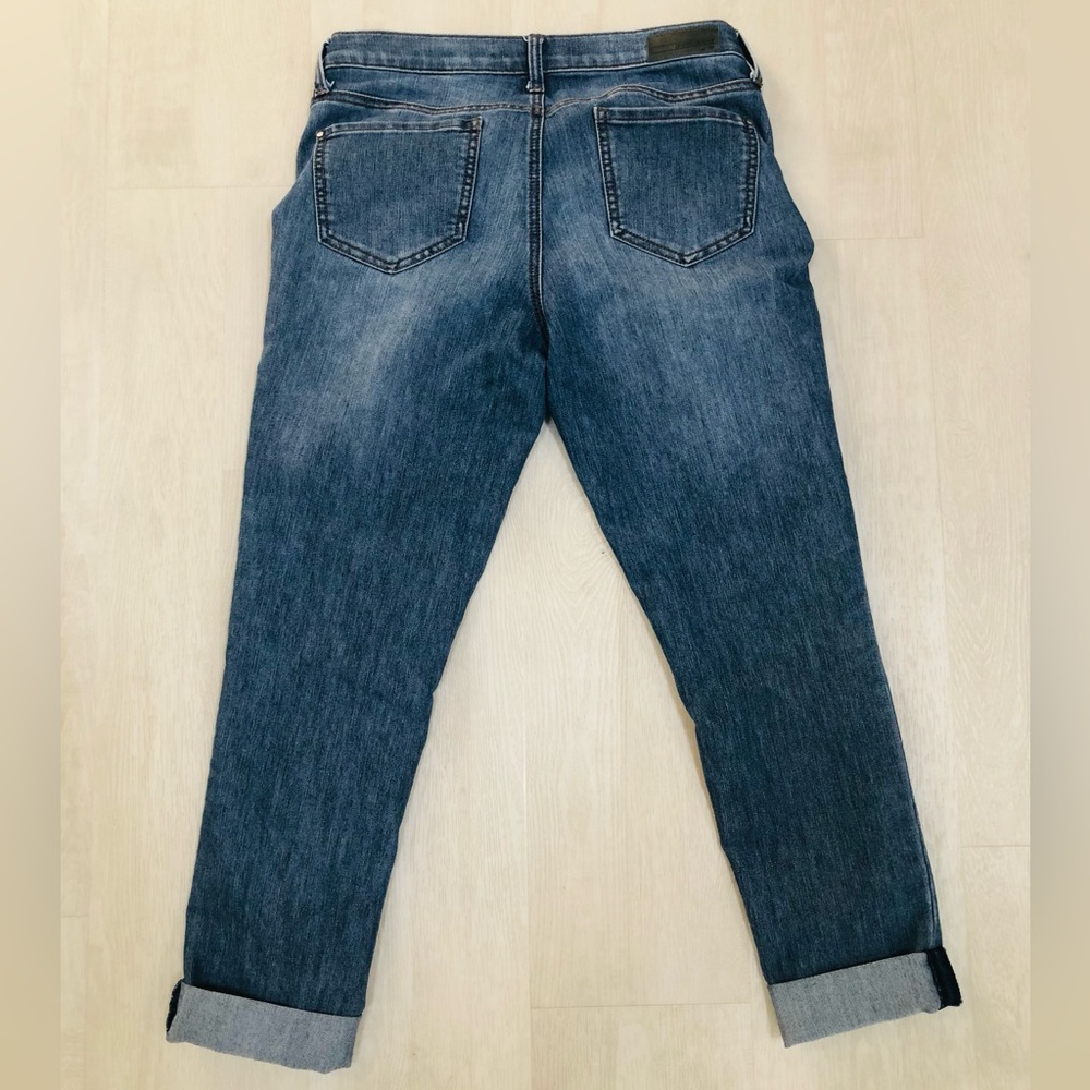 PENDING DKNY Blue Boyfriend Jeans Relaxed Fit, Excellent Condition - Picture 4 of 5